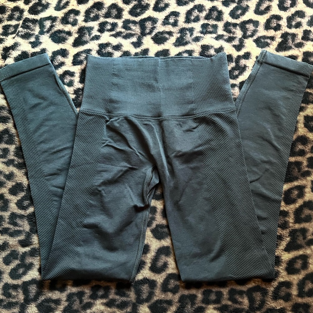 Black workout leggings